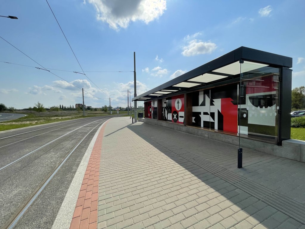 zastávka tramvaje směrem na Bory