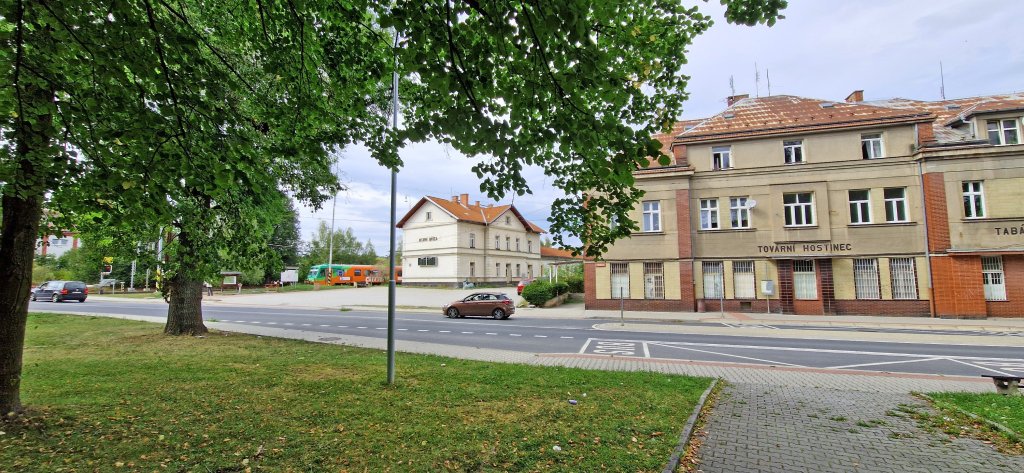 hlavní vlaková stanice a zastávka autobusu